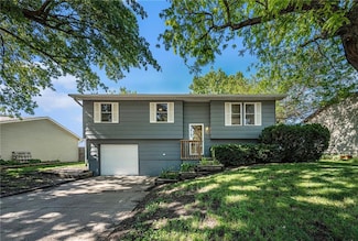 919 W 17th St, Maryville, MO 64468