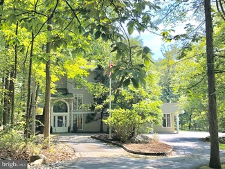 102 Lindbergh Rd, Hopewell, NJ 08525