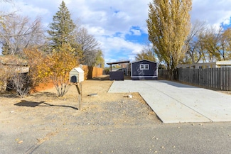 23 3rd Ave W, Deaver, WY 82421