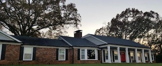 8 Oak Hill Cir, Cartersville, GA 30120