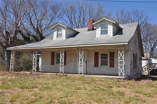 780 S Peace Haven Rd, Winston Salem, NC 27103