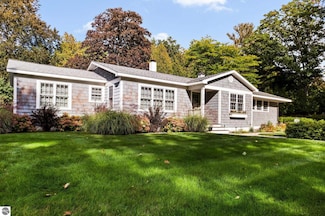 116 Hill St, Leland, MI 49654