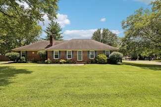 519 Irongate Blvd, Murfreesboro, TN 37129
