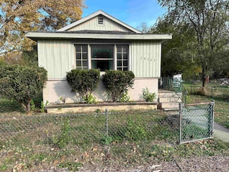 28147 La Rue St, Elkhart, IN 46516