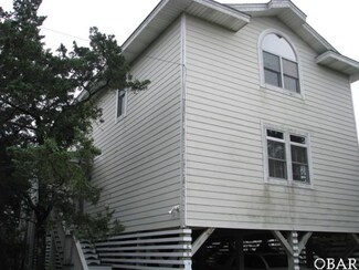 69 Beach Rd, Ocracoke, NC 27960