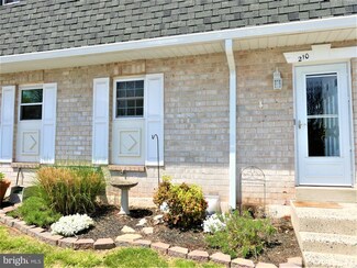 210 Village Ln, Pottstown, PA 19464
