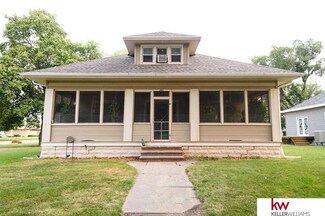 201 E Johnson St, Clay Center, NE 68933