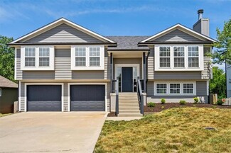 1205 Ridge Tree Ln, Pleasant Hill, MO 64080