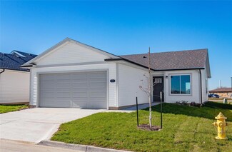 2305 Legacy Dr, Norwalk, IA 50211