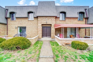 625 Country Club Dr Unit A8, Newark, OH 43055