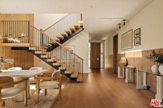 11556 Blix St, North Hollywood, CA 91602