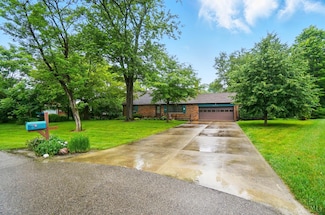9447 Eastbrook Dr, West Chester, OH 45069
