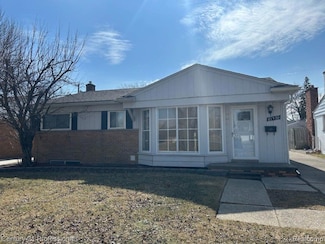 21530 Tanglewood St, Saint Clair Shores, MI 48082