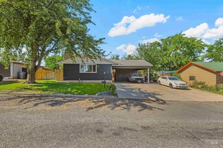 922 16th St, Clarkston, WA 99403