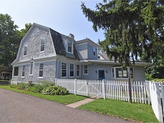 124 Spruce St, Burlington, VT 05401