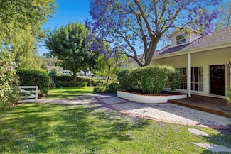 11 Dapplegray Ln, Rolling Hills Estates, CA 90274