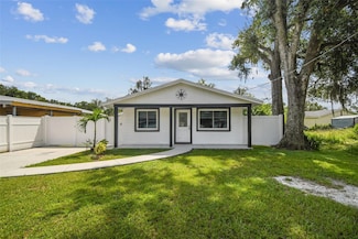 1315 E Doctor Martin Luther King Junior Blvd, Plant City, FL 33563