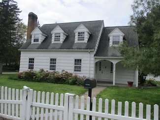 820 Elm St, Three Rivers, MI 49093