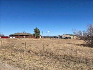 619 N Clay Rd, Yale, OK 74085