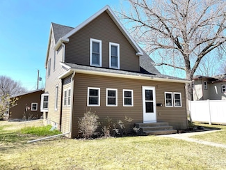111 S 5th St, Montevideo, MN 56265