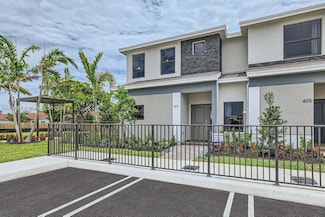 445 NE 1st Dr, Florida City, FL 33034