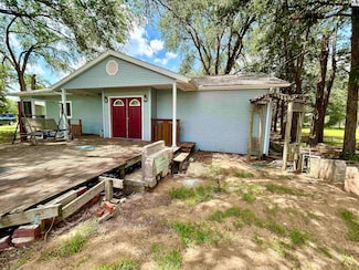 5214 E Mourn Ln, Hutchinson, KS 67501