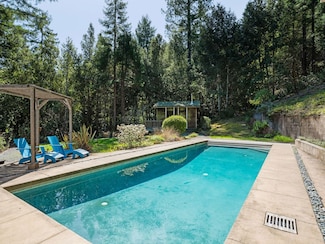20501 Mountain View Rd, Boonville, CA 95415