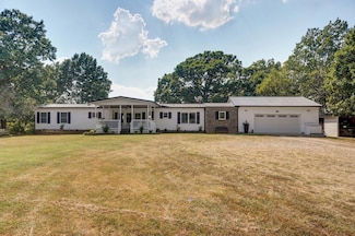 251 Holly Ln, Galena, MO 65656