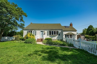 805 Arlington Rd, West Babylon, NY 11704