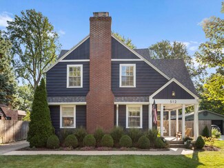 512 S James St, Champaign, IL 61821