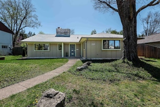 1304 E University St, Bloomington, IN 47401