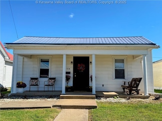 2106 Lincoln Ave, Point Pleasant, WV 25550
