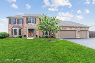 7 Wintergreen Ct, Algonquin, IL 60102