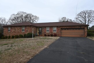 507 Grouse Ln, Boiling Springs, SC 29316