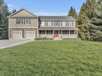 31 Bonnie Lea Dr, Hermon, ME 04401