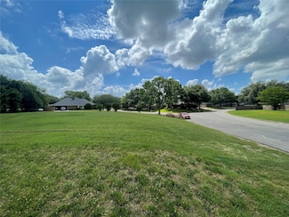 2309 Meadows Ln, Sherman, TX 75090