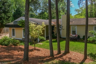 4 Pence Ct, Greensboro, NC 27455