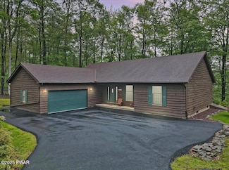 102 Basswood Terrace, Greentown, PA 18426