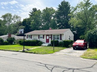 87 Lois St, Manchester, NH 03103