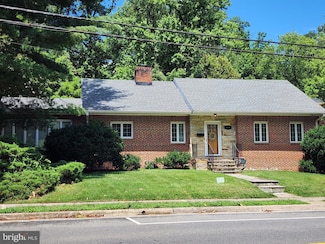 3200 Russell Rd, Alexandria, VA 22305