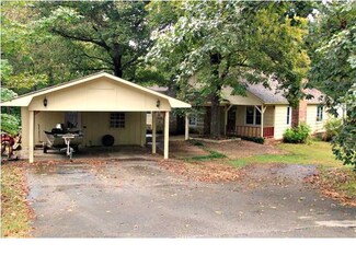 382 Pounders Cemetery Rd, Spruce Pine, AL 35585