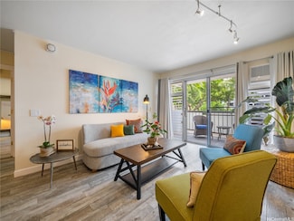 2465 Kuhio Ave Unit 410, Honolulu, HI 96815