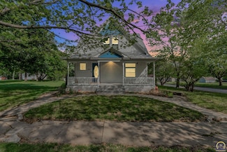 312 S Pine St, Eskridge, KS 66423