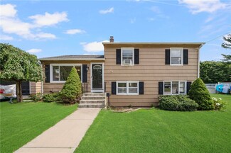 2 Englewood Rd, Coventry, RI 02816