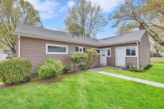 17 Pheasant Way, Chicopee, MA 01022