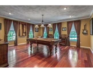 3 Piper Dr, Beverly, MA 01915