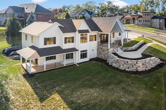 1730 Creek Wood Dr, Dubuque, IA 52003