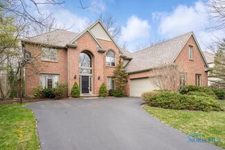 606 Forest Lake Dr, Holland, OH 43528