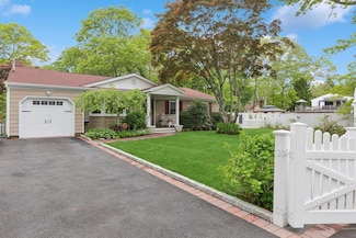 22 Ridge Rd, Shirley, NY 11967