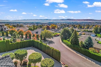 617 N 65th Ave, Yakima, WA 98908